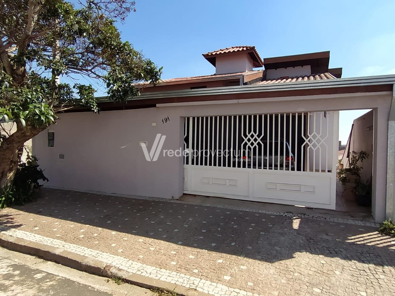 Casa Padrão para Venda em Parque Jambeiro Campinas-SP