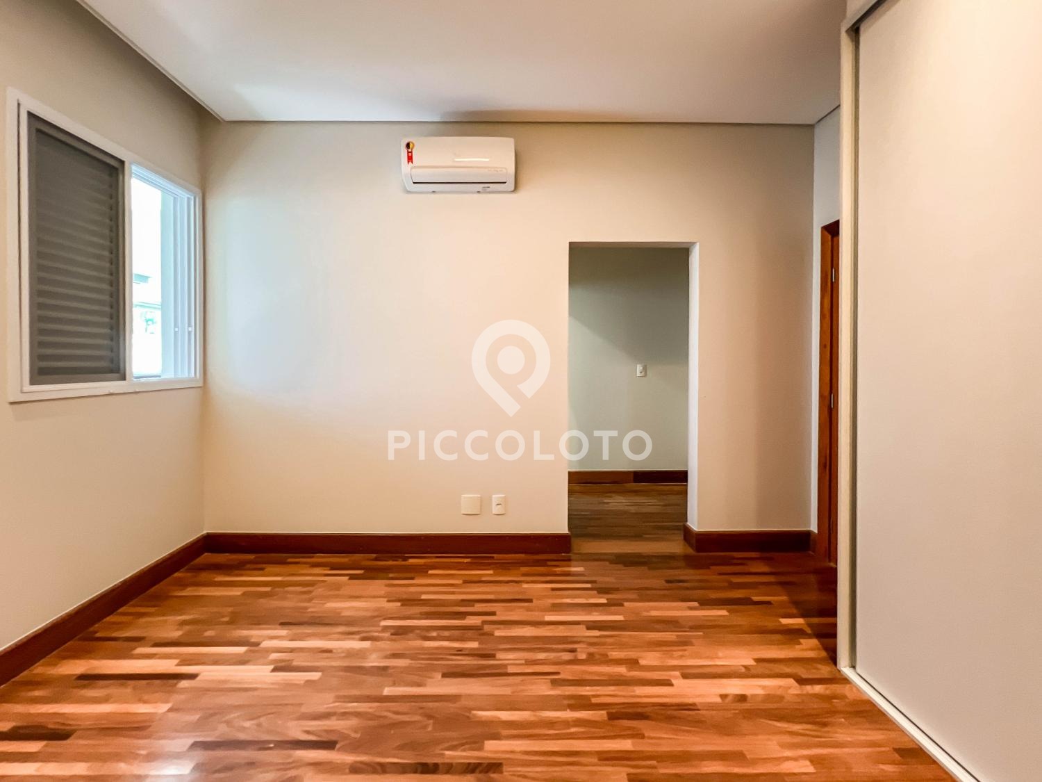Piccoloto -Casa à venda no Alphaville Dom Pedro em Campinas