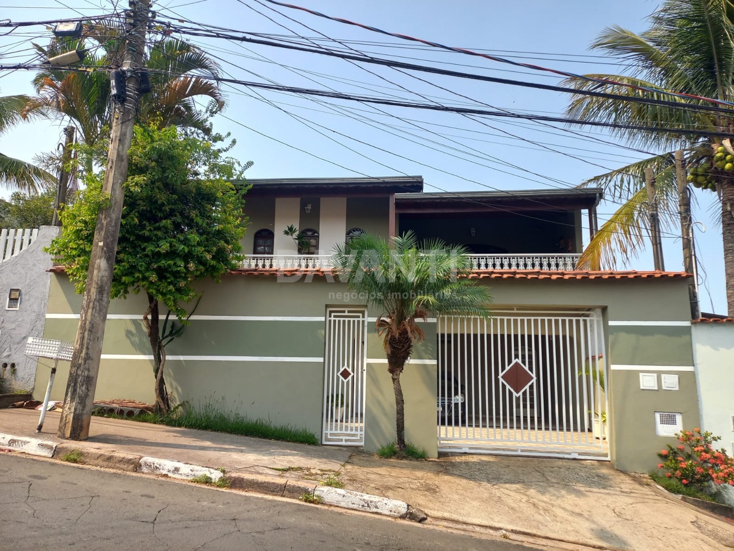 Casa Padrão para Venda em Parque Jambeiro Campinas-SP