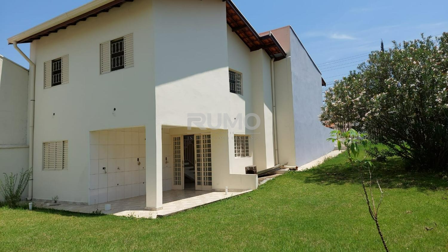 Casa Padrão para Venda em Parque Jambeiro Campinas-SP