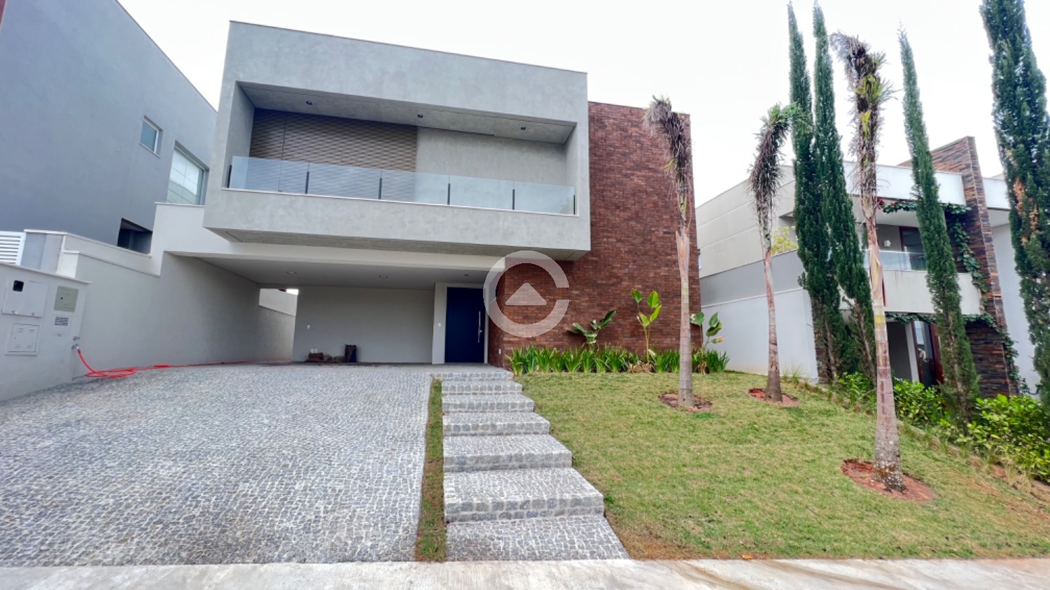 CASA NO PARQUE DOS ALECRINS EM CAMPINAS COM 4 SUÍTES