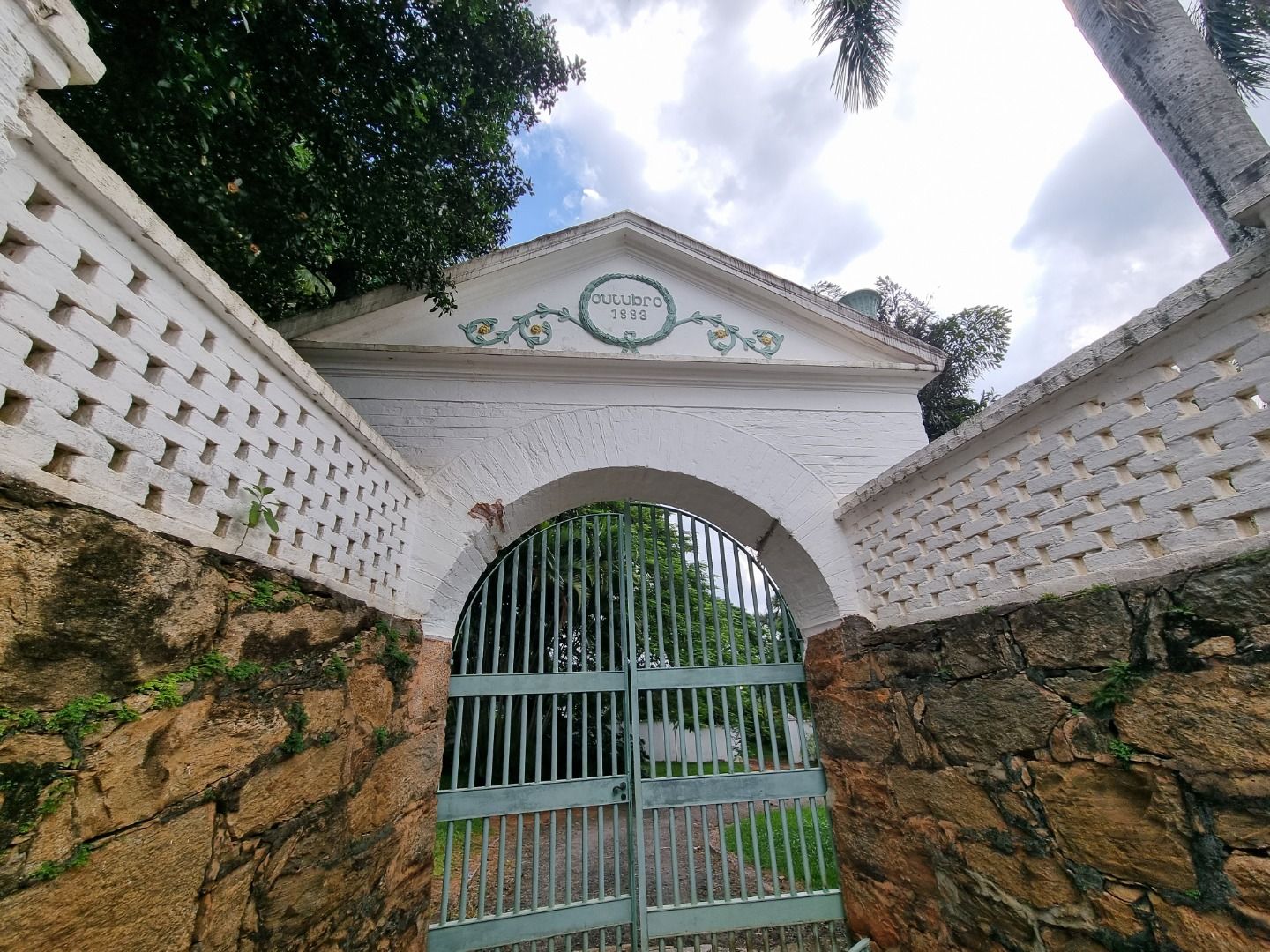 Terrenos comerciais no Alphaville Dom Pedro em Campinas